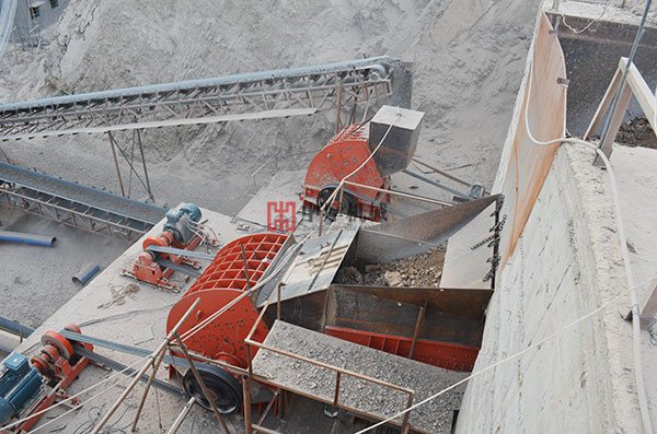 甘肅時產(chǎn)500噸重錘式破碎機現(xiàn)場