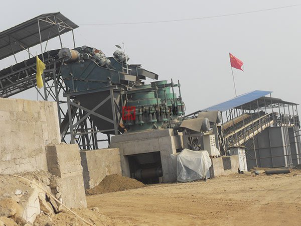 圓錐破碎機(jī)生產(chǎn)現(xiàn)場(chǎng)